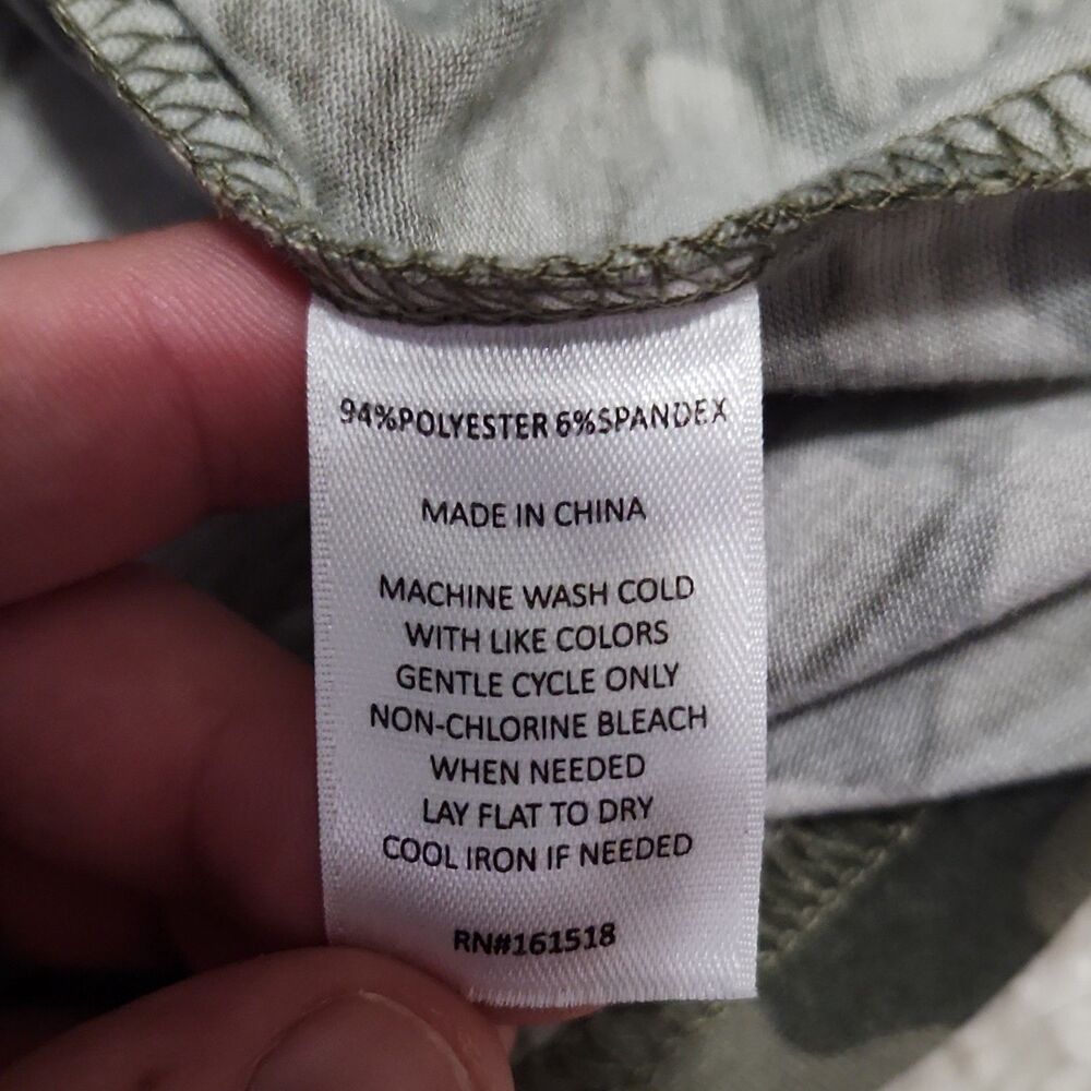 Alredine Camouflage Knit 3/4 Sleeve Crew Neck Top Womens M Green Gray Black - Picture 4 of 5